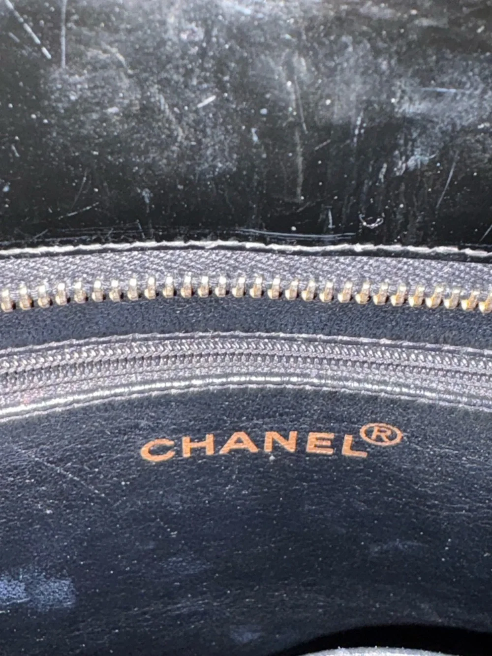 Authentic Chanel Medallion Patent Leather Tote with certificate - Picture 3 of 14